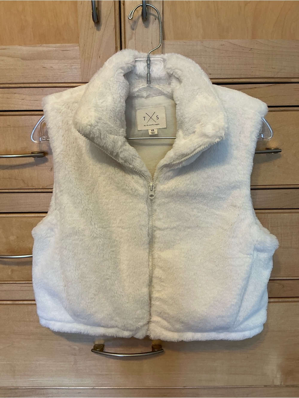 Thread & Supply WHITE Plush Vest with High Collar faux fur zip up new size 4/5